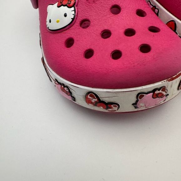 Crocs Children Size 9 PinkHello Kitty Crocs Slip on Clogs Fast Shipping - Picture 3 of 13